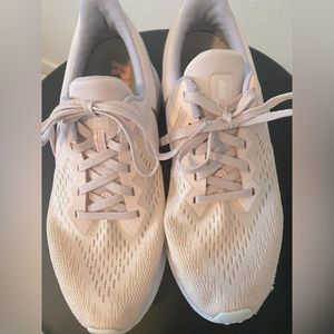 Like new Nike running shoe!